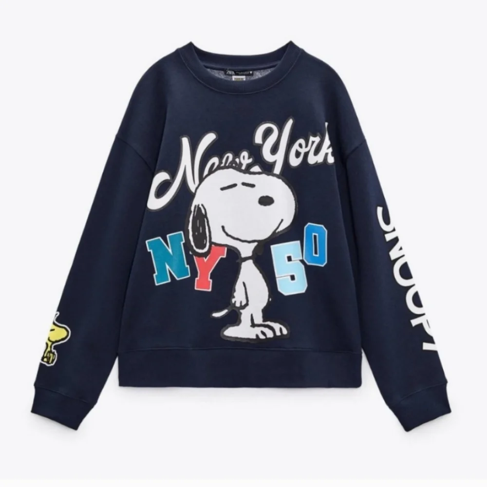 Zara x Peanuts Snoopy New York Sweatshirt Navy Blue M